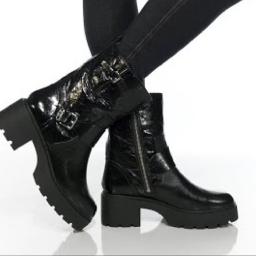 New Women's Michael Kors Perry Crinkled Patent Leather Boot - Picture 1 of 16